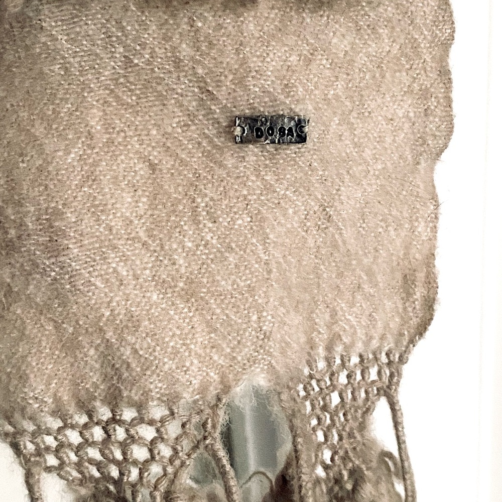 DOSA. Scarf